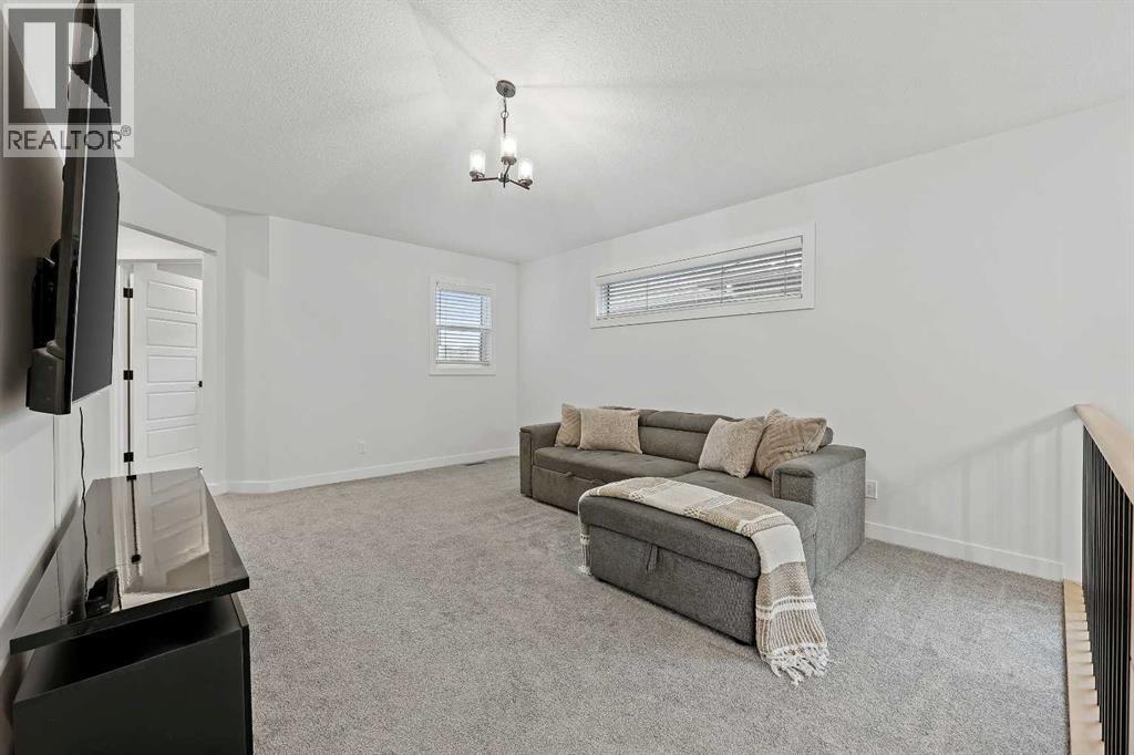 Photo 23 of 931 Langholm Drive Se, Airdrie AB