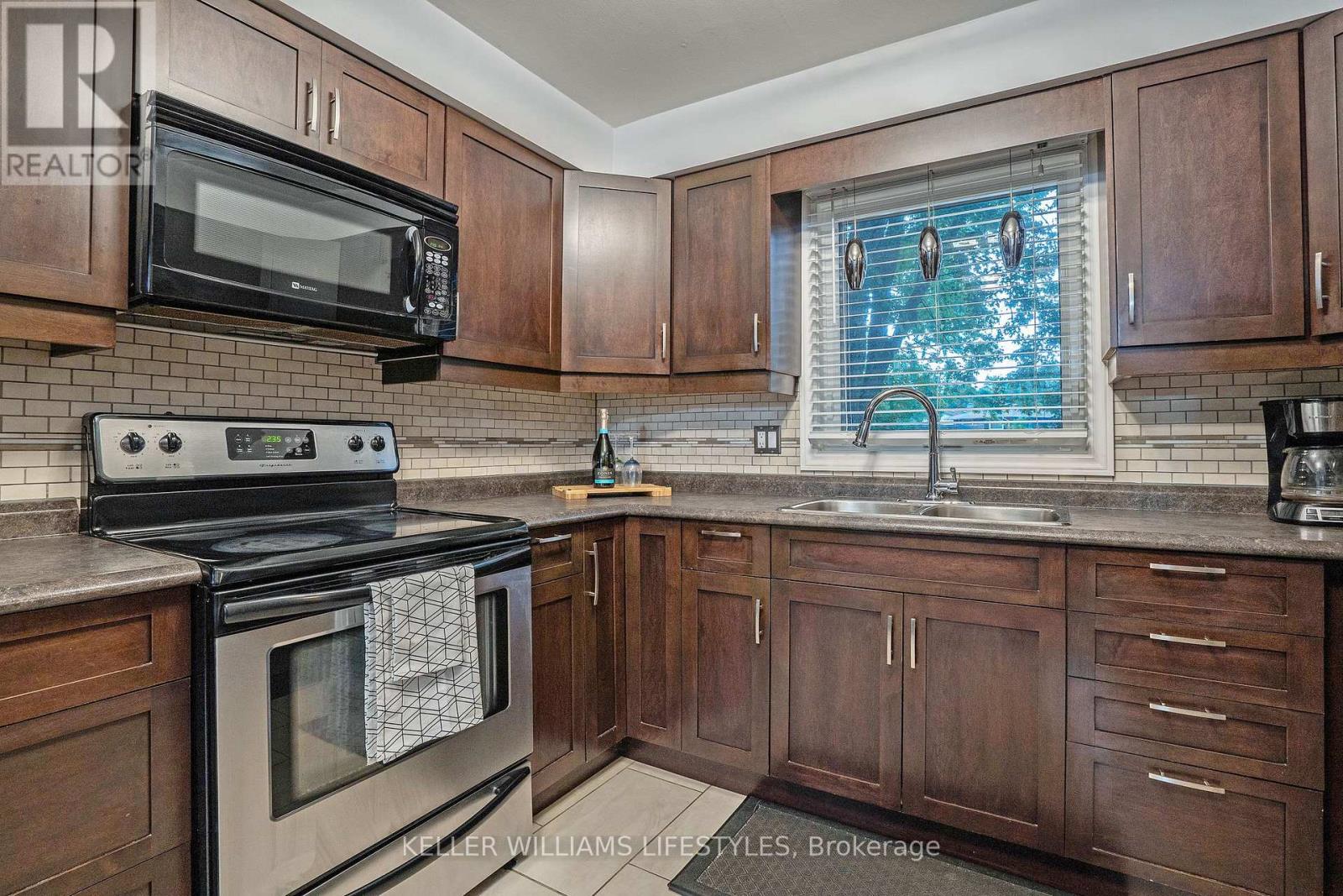 Photo 10 of 21 Beechbank Crescent, London South ON
