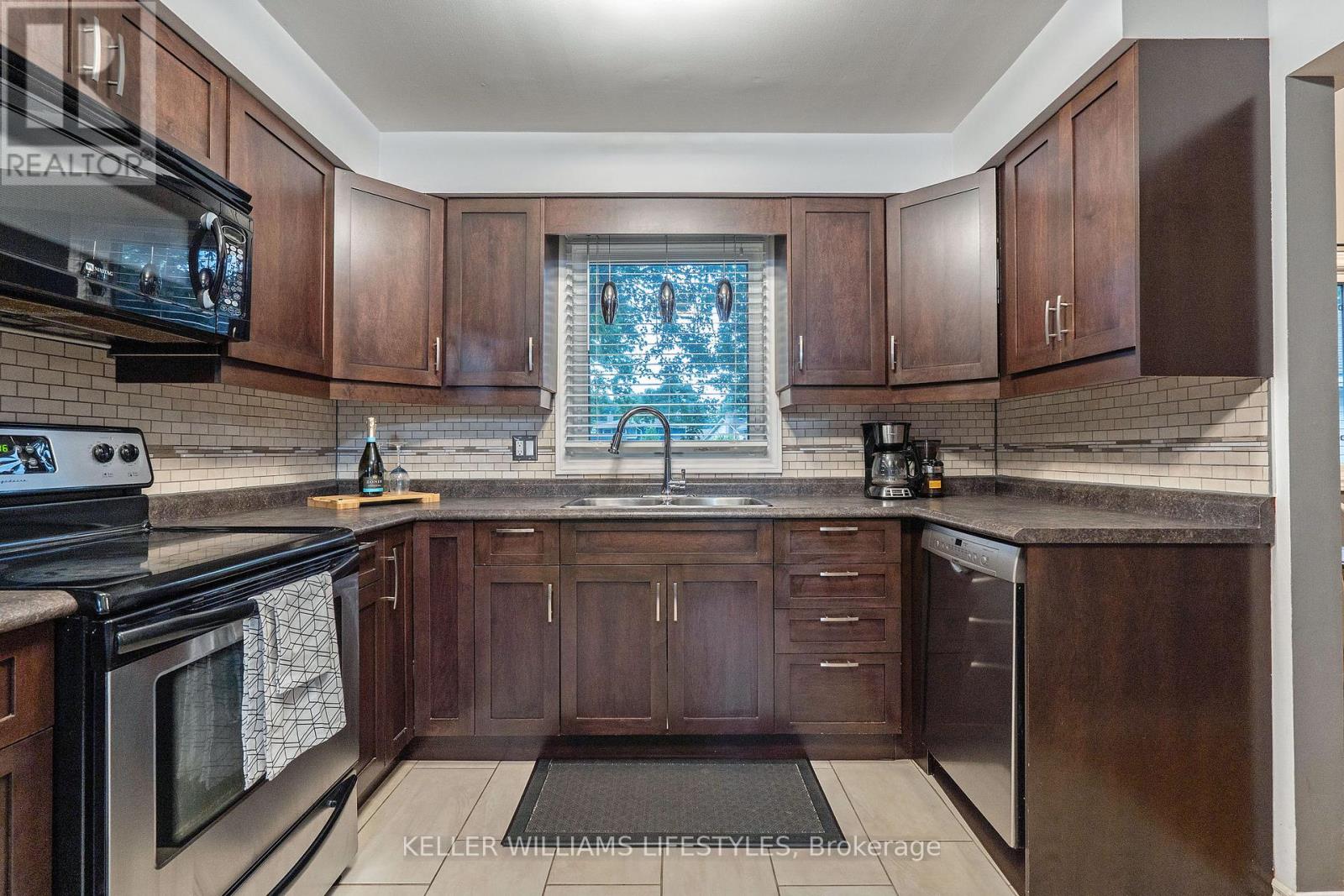 Photo 11 of 21 Beechbank Crescent, London South ON