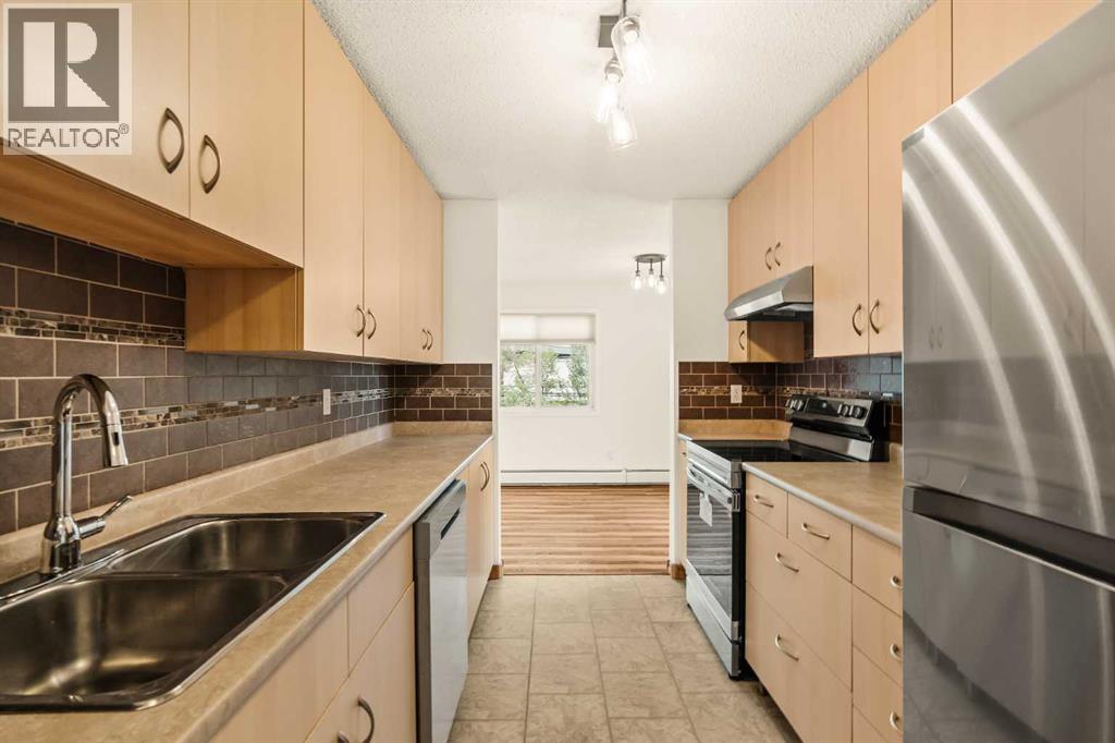 Photo 11 of 3302 80 Glamis Drive Sw, Calgary AB