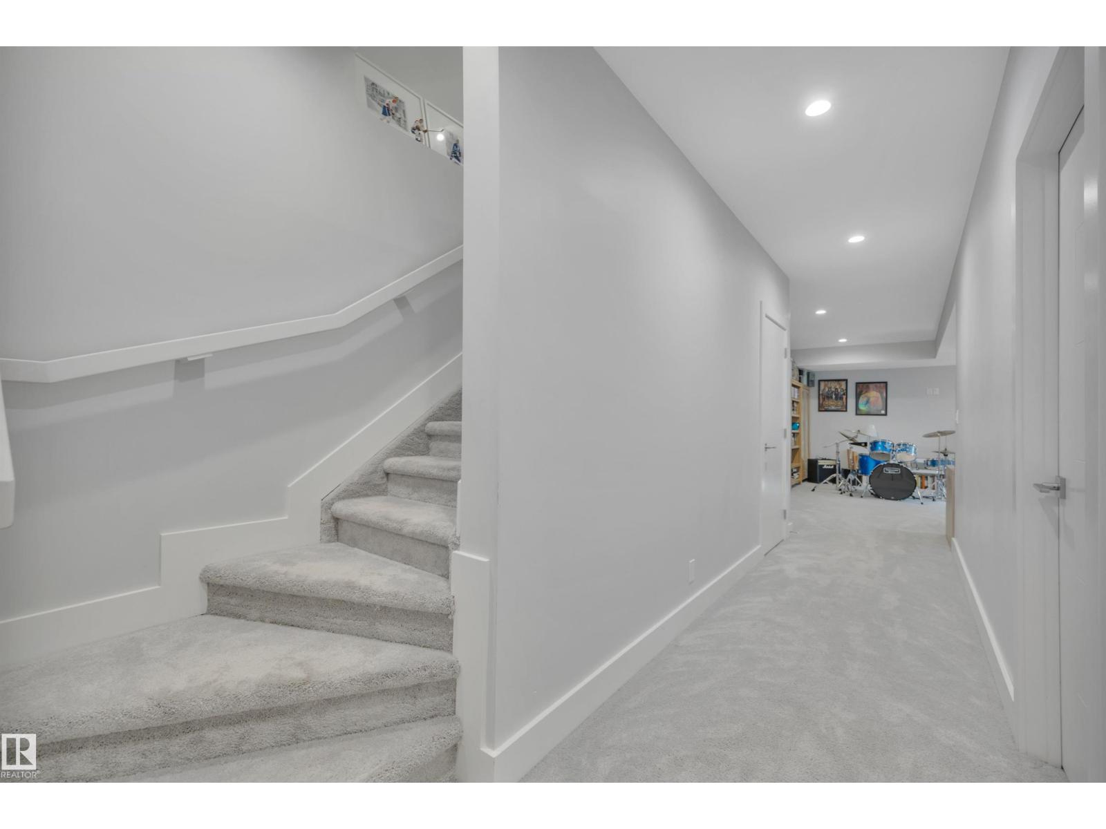 Photo 43 of 10233 139 St Nw, Edmonton AB