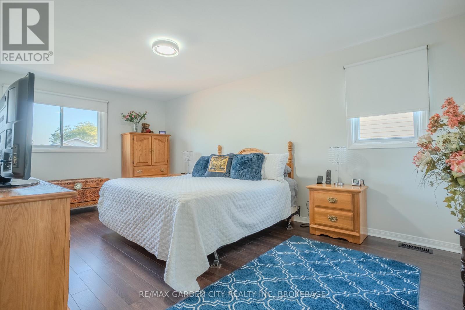 Photo 18 of 67 Chancery Circle, St Catharines ON