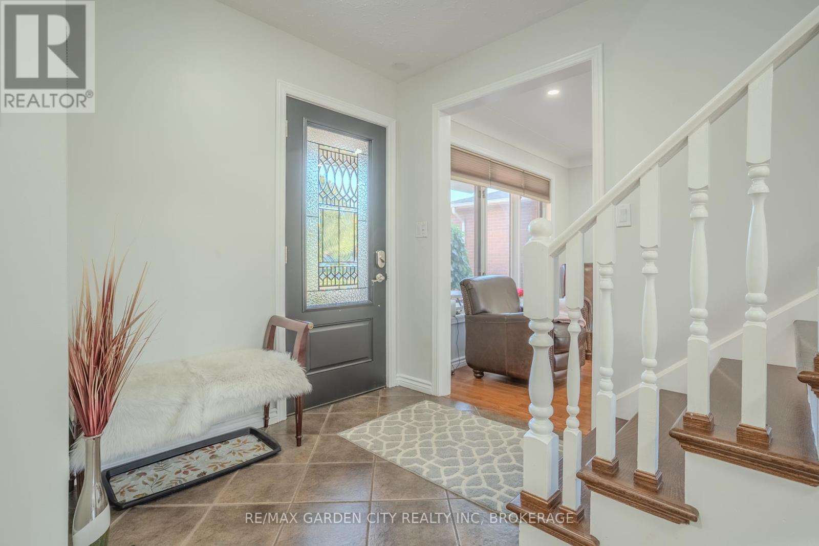 Photo 12 of 67 Chancery Circle, St Catharines ON