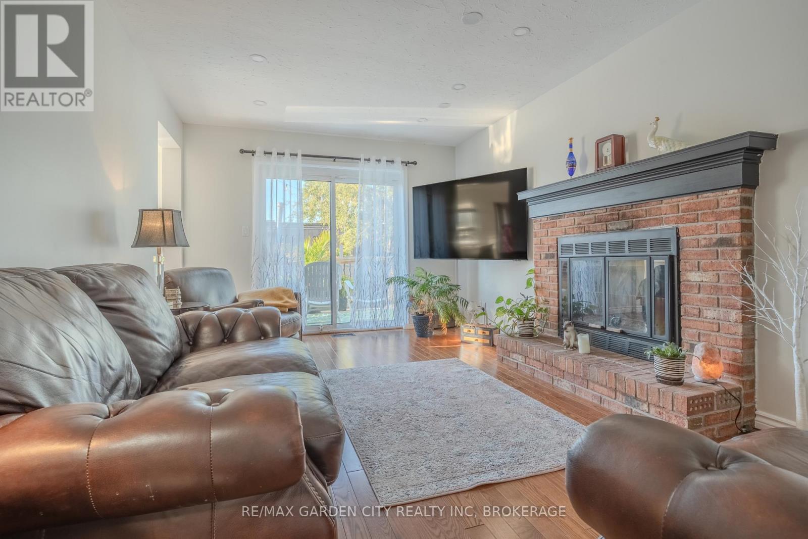 Photo 10 of 67 Chancery Circle, St Catharines ON