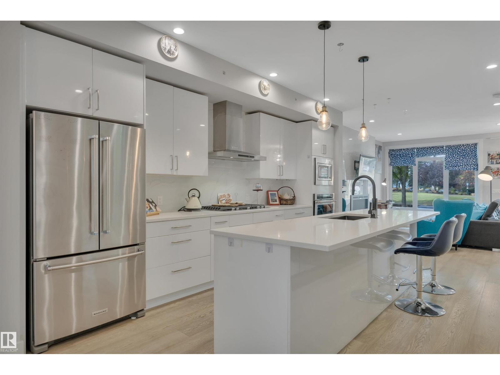 Photo 10 of 10233 139 St Nw, Edmonton AB