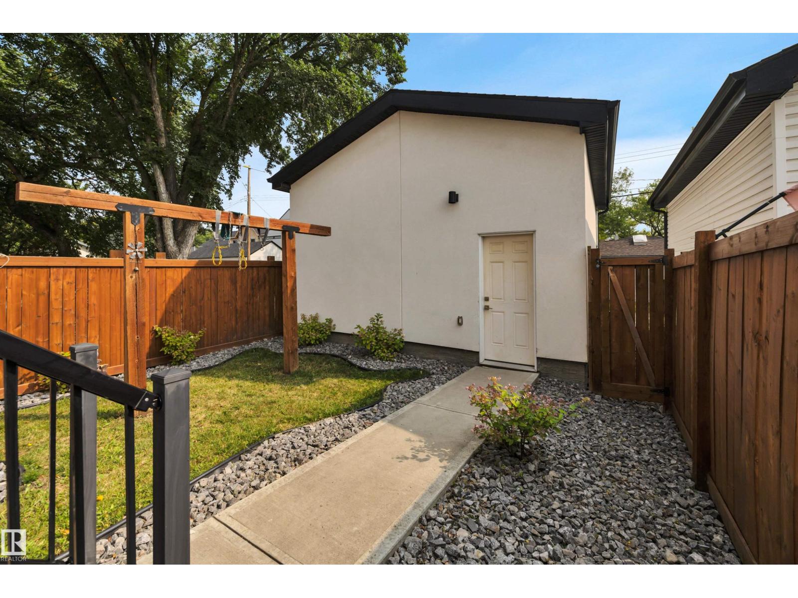 Photo 56 of 10233 139 St Nw, Edmonton AB