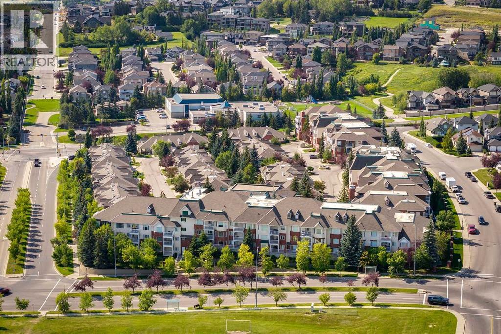 Photo 3 of 3303 3000 Sienna Park Green Sw, Calgary AB