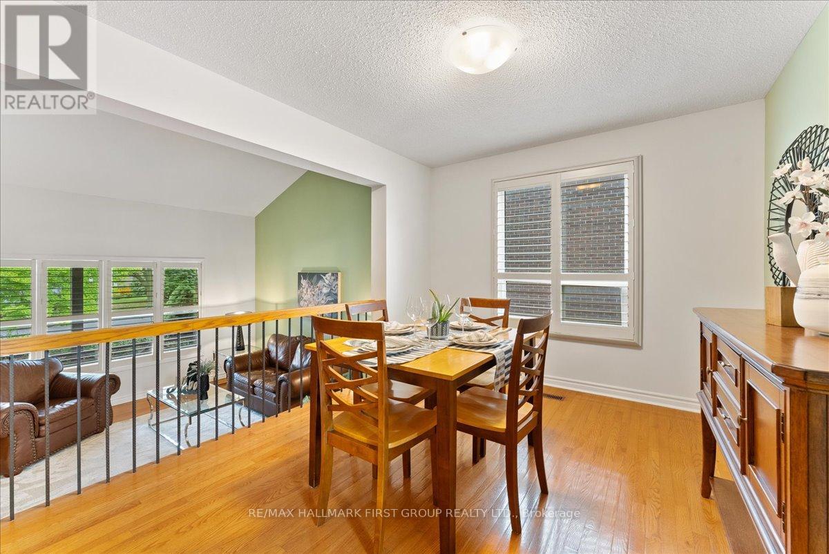 Photo 11 of 1868 Malden Crescent, Pickering ON