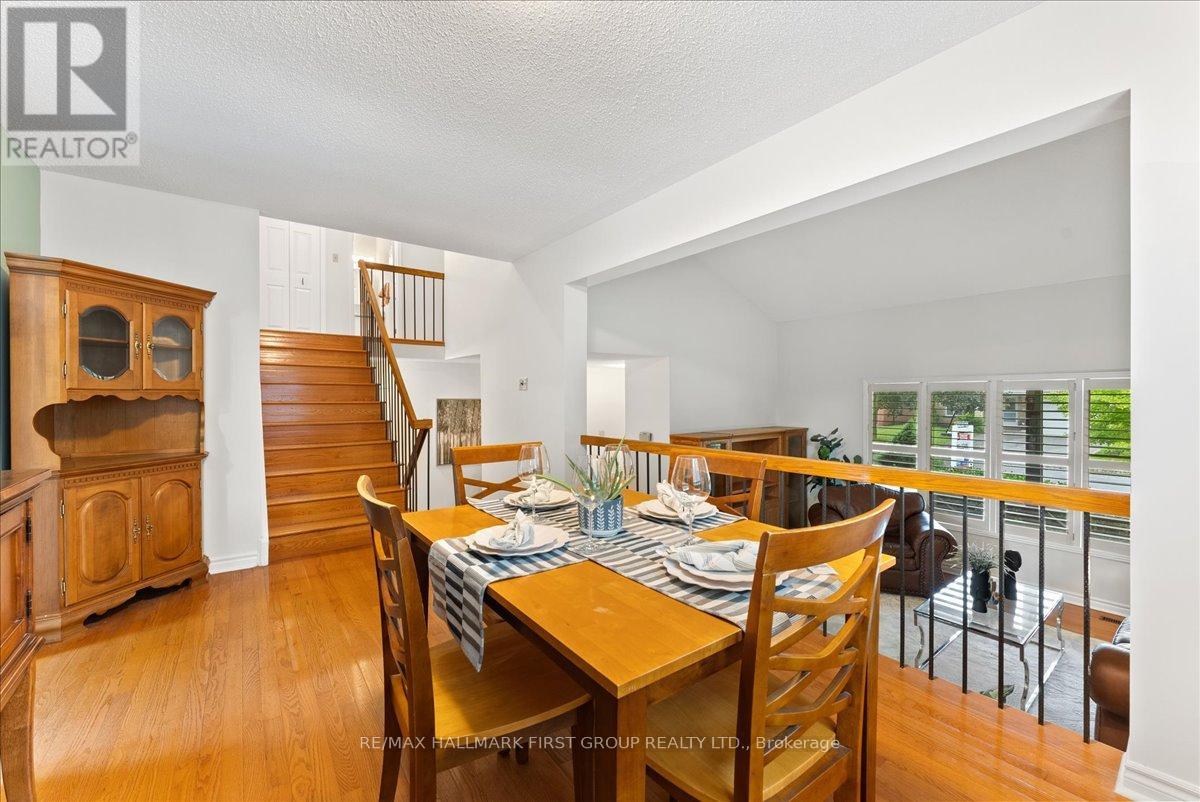 Photo 12 of 1868 Malden Crescent, Pickering ON
