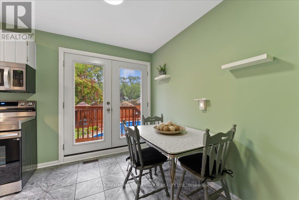 Photo 14 of 1868 Malden Crescent, Pickering ON