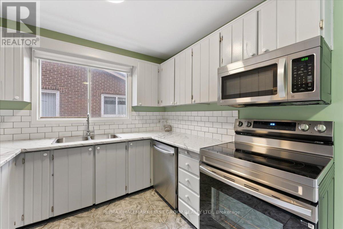 Photo 15 of 1868 Malden Crescent, Pickering ON
