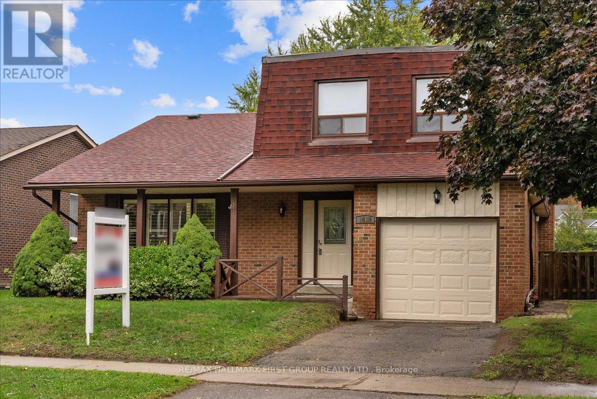 Photo 2 of 1868 Malden Crescent, Pickering ON