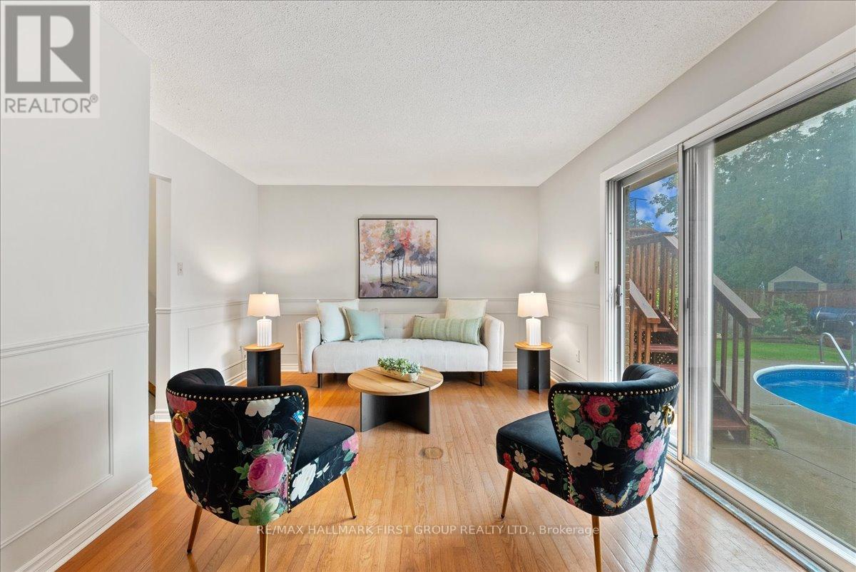 Photo 8 of 1868 Malden Crescent, Pickering ON