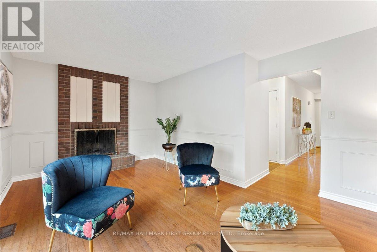 Photo 9 of 1868 Malden Crescent, Pickering ON