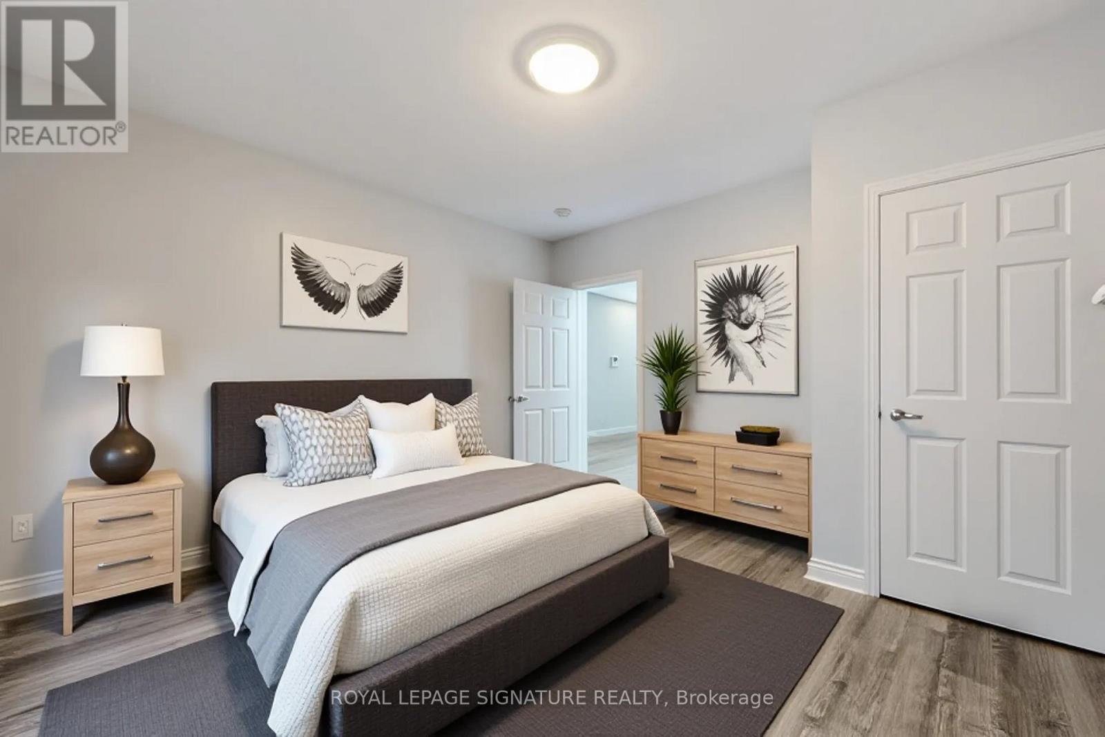 Photo 11 of 1 427 Danforth Avenue, Toronto ON