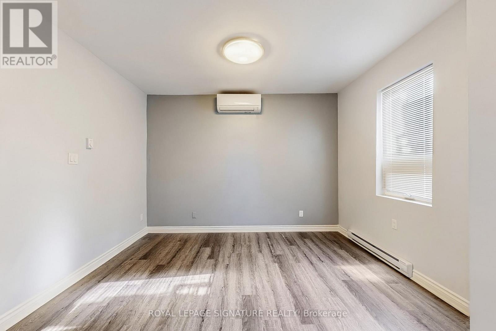 Photo 2 of 1 427 Danforth Avenue, Toronto ON