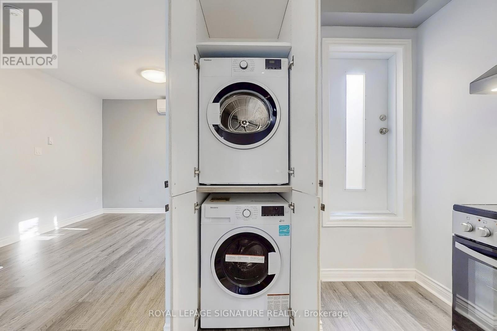Photo 22 of 1 427 Danforth Avenue, Toronto ON