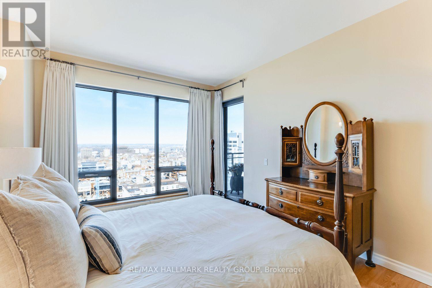 Photo 16 of 1404 90 George Street, Ottawa ON