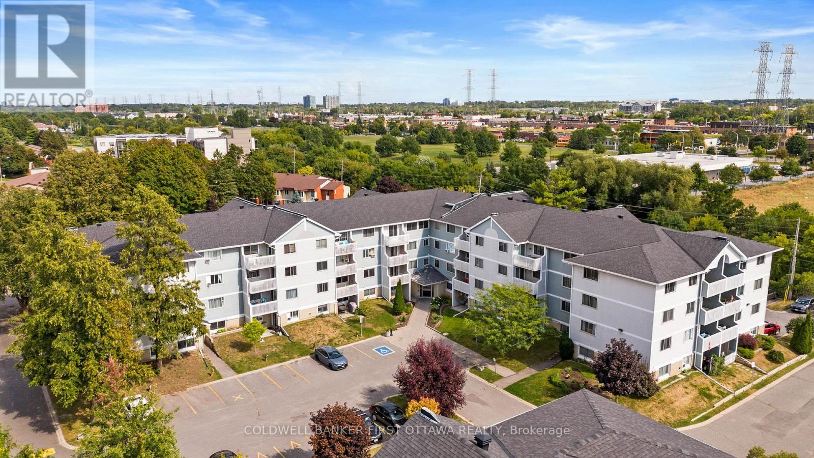 Welcome home to 216 Viewmount Dr #400 (Penthouse).