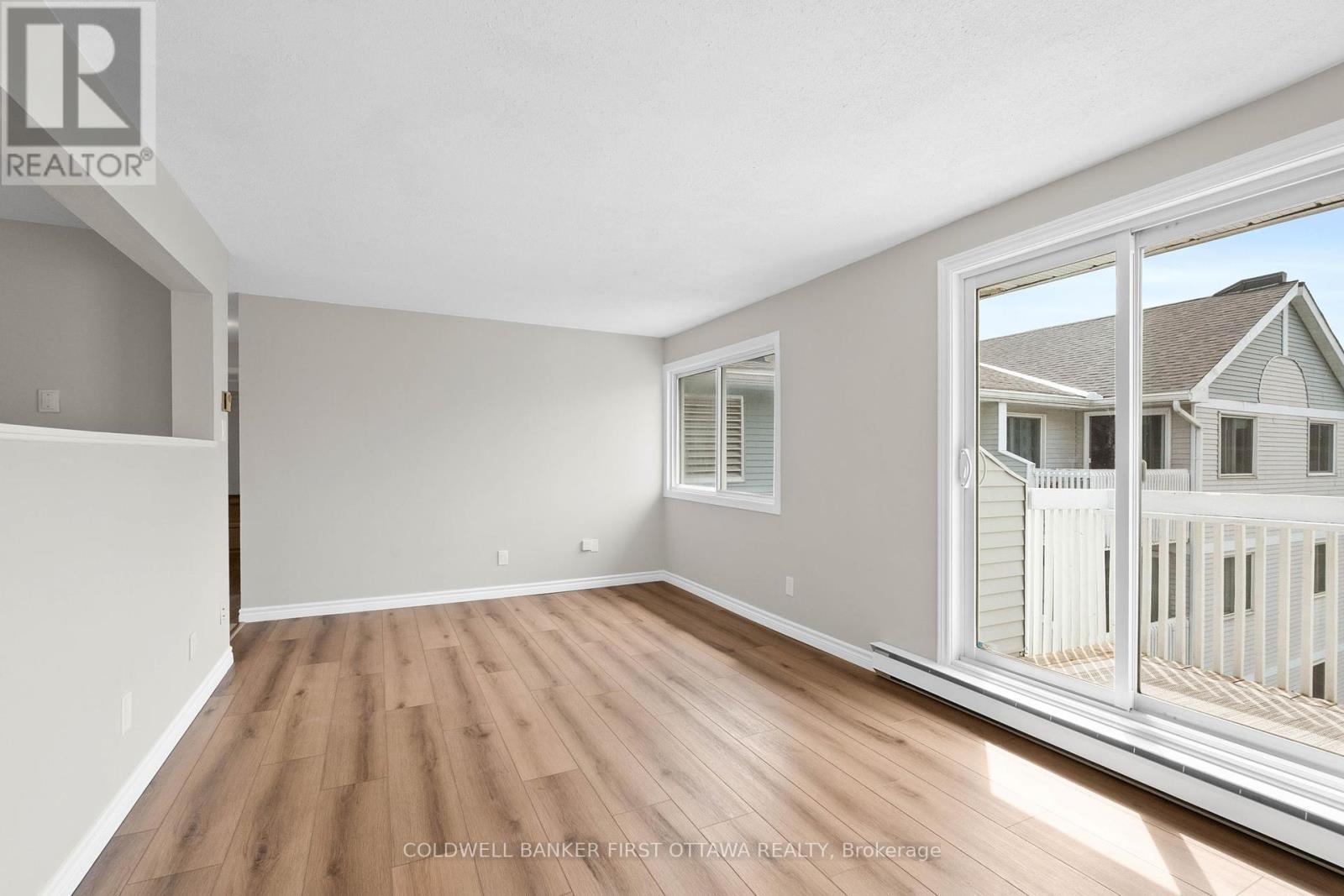 Photo 14 of 400 216 Viewmount Drive, Ottawa ON