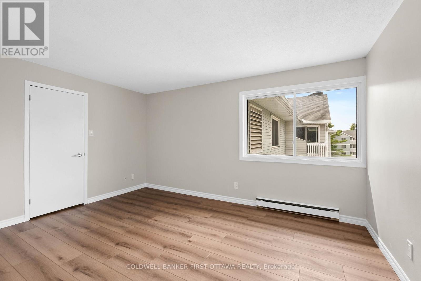 Photo 24 of 400 216 Viewmount Drive, Ottawa ON