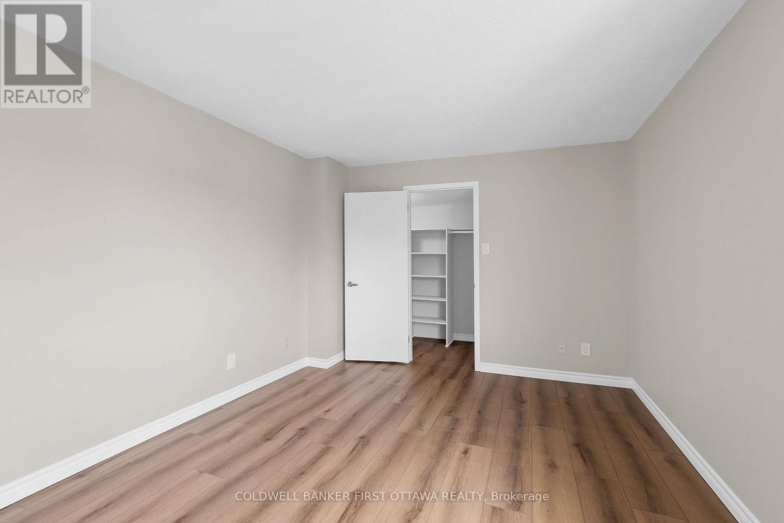 Photo 26 of 400 216 Viewmount Drive, Ottawa ON