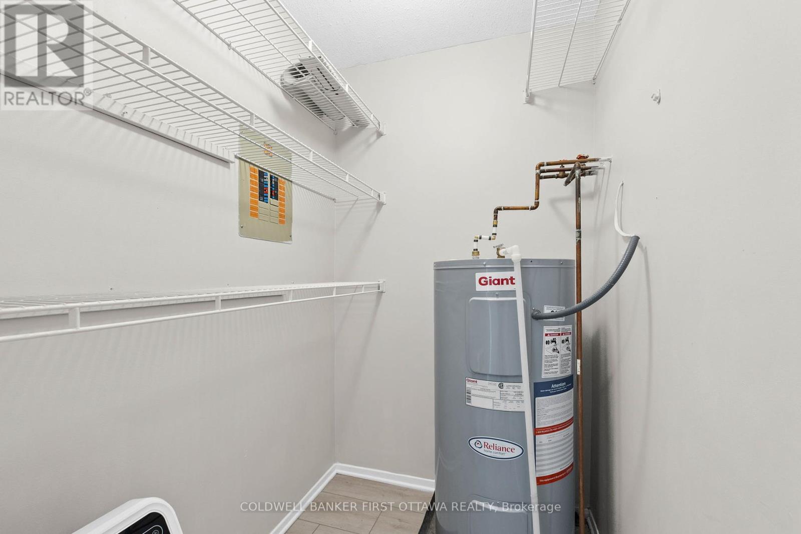 Photo 31 of 400 216 Viewmount Drive, Ottawa ON