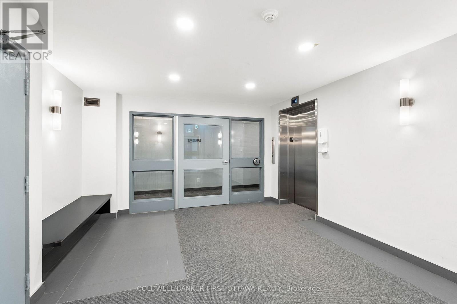 Main lobby & access to elevator.