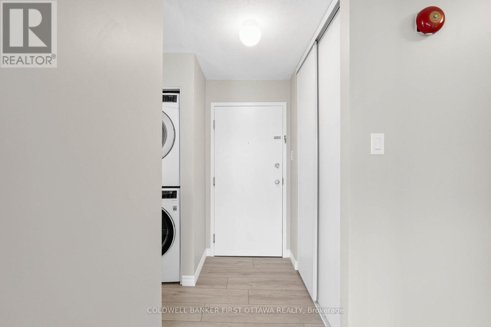 Photo 6 of 400 216 Viewmount Drive, Ottawa ON