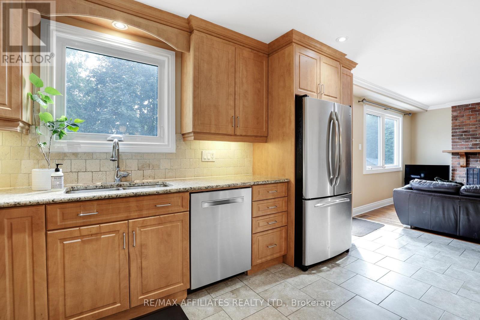 Photo 15 of 2347 Briar Hill Drive, Ottawa ON