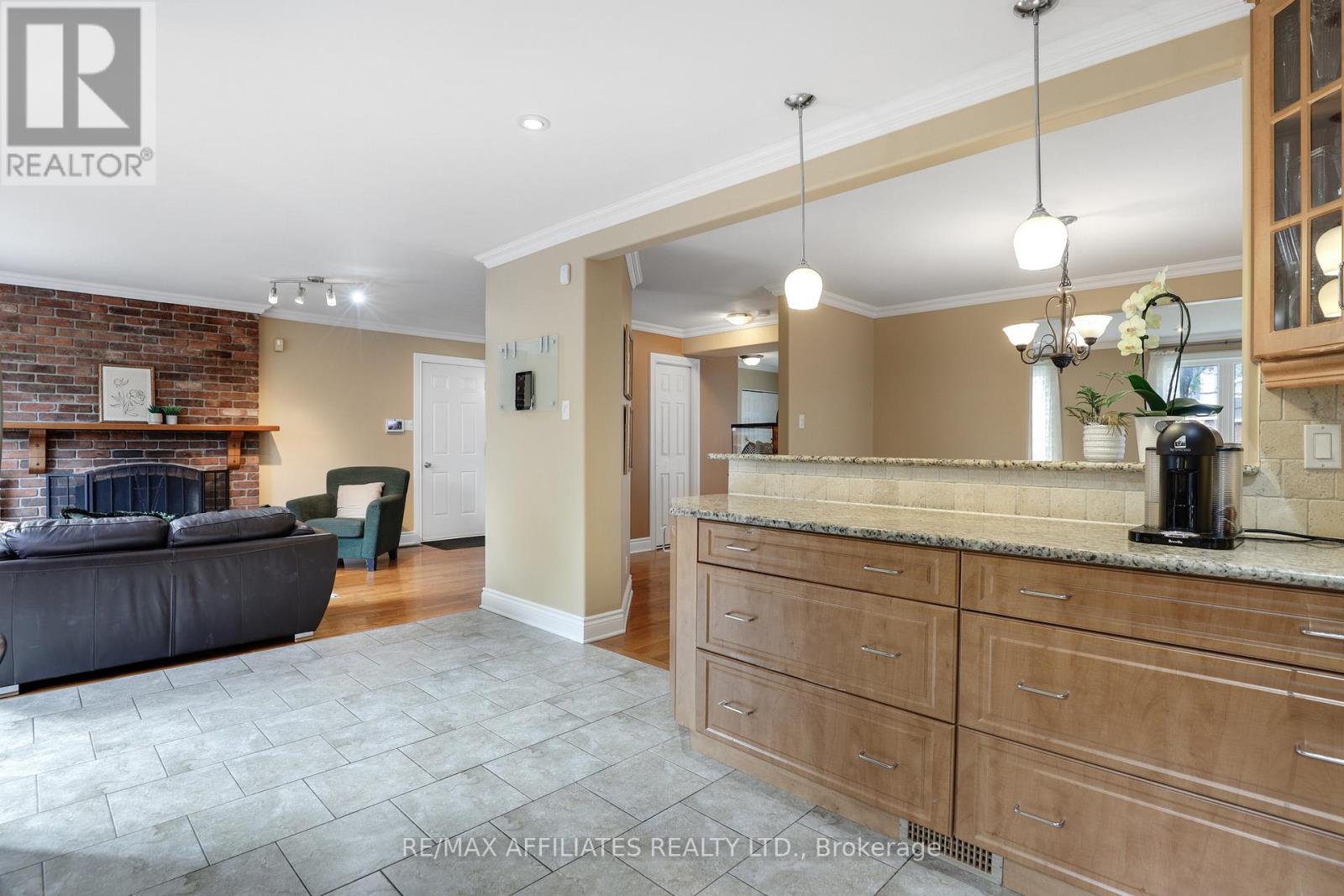 Photo 18 of 2347 Briar Hill Drive, Ottawa ON