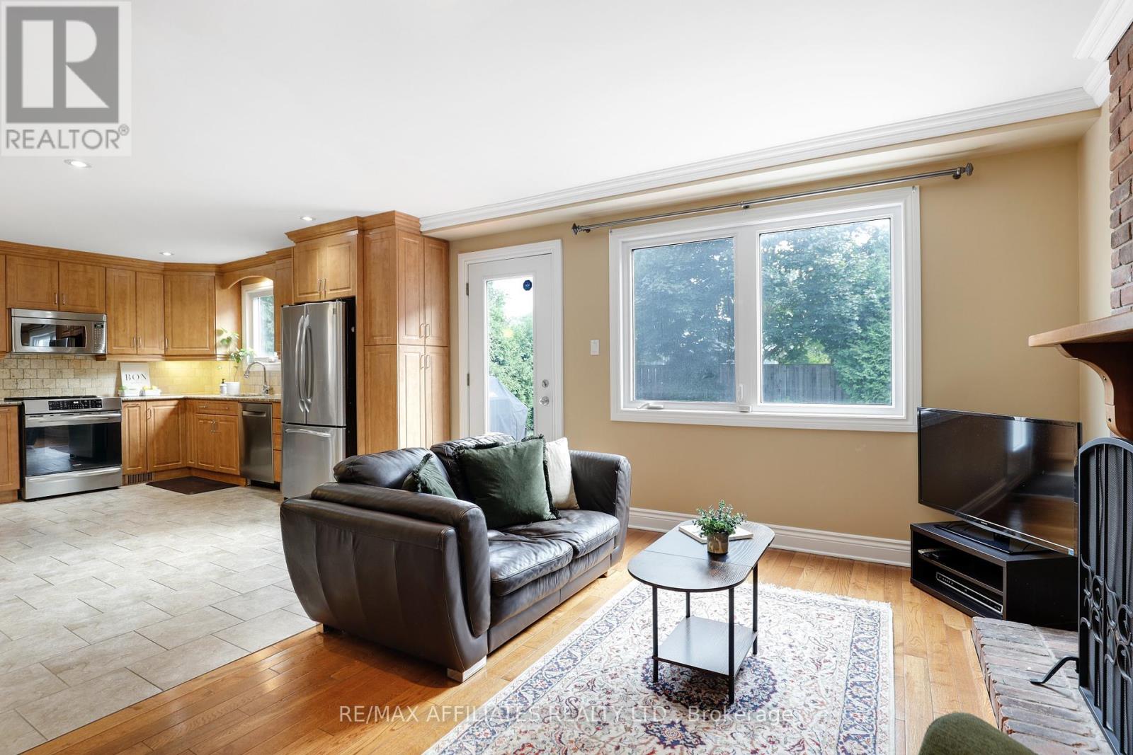 Photo 21 of 2347 Briar Hill Drive, Ottawa ON