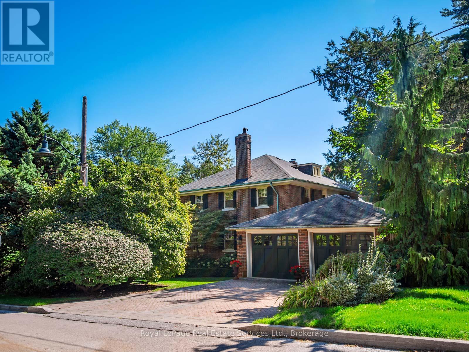 Photo 3 of 184 King Street, Oakville ON