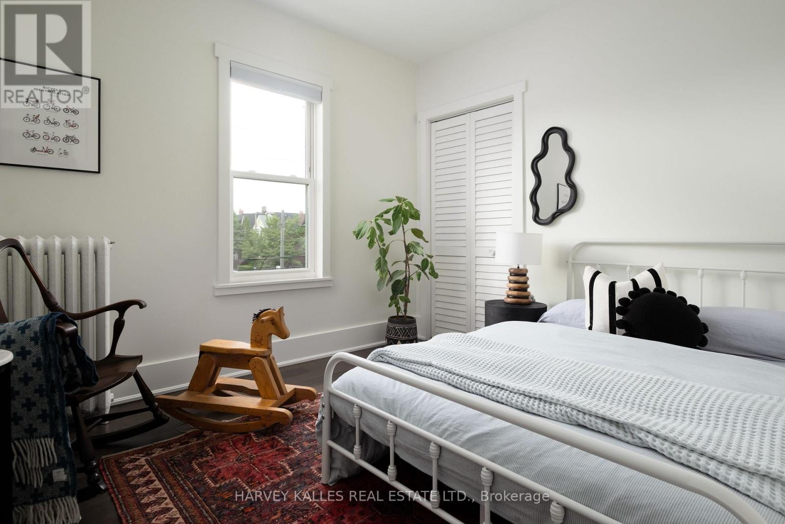 Photo 6 of 410 Roxton Road, Toronto ON