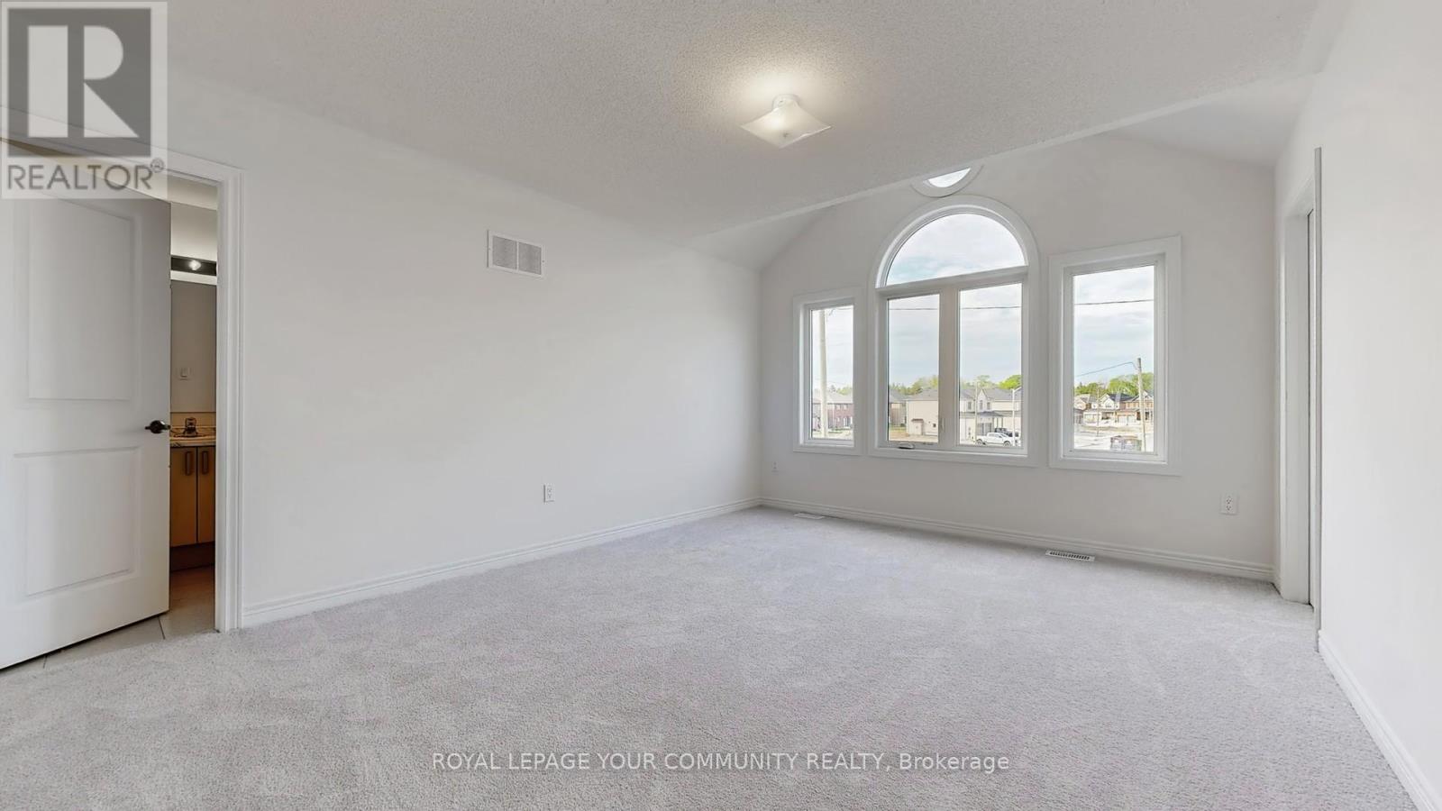 Photo 35 of 26 Baycroft Boulevard, Essa ON