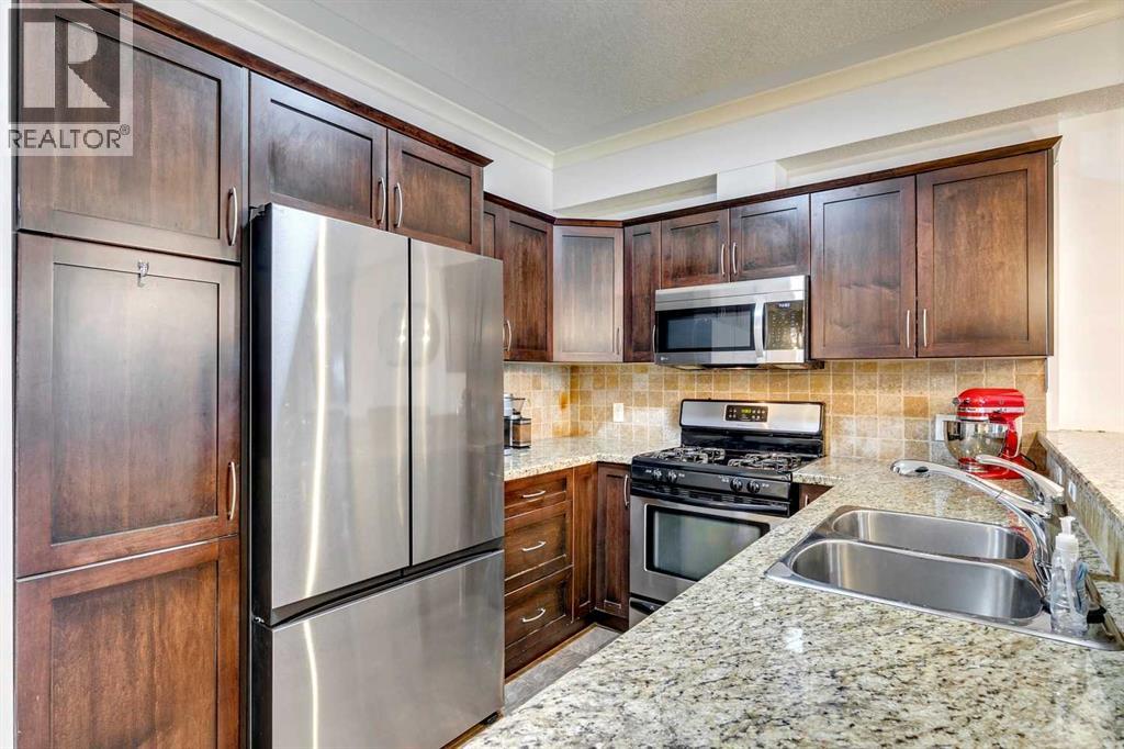 Photo 10 of 6 1729 34 Avenue Sw, Calgary AB