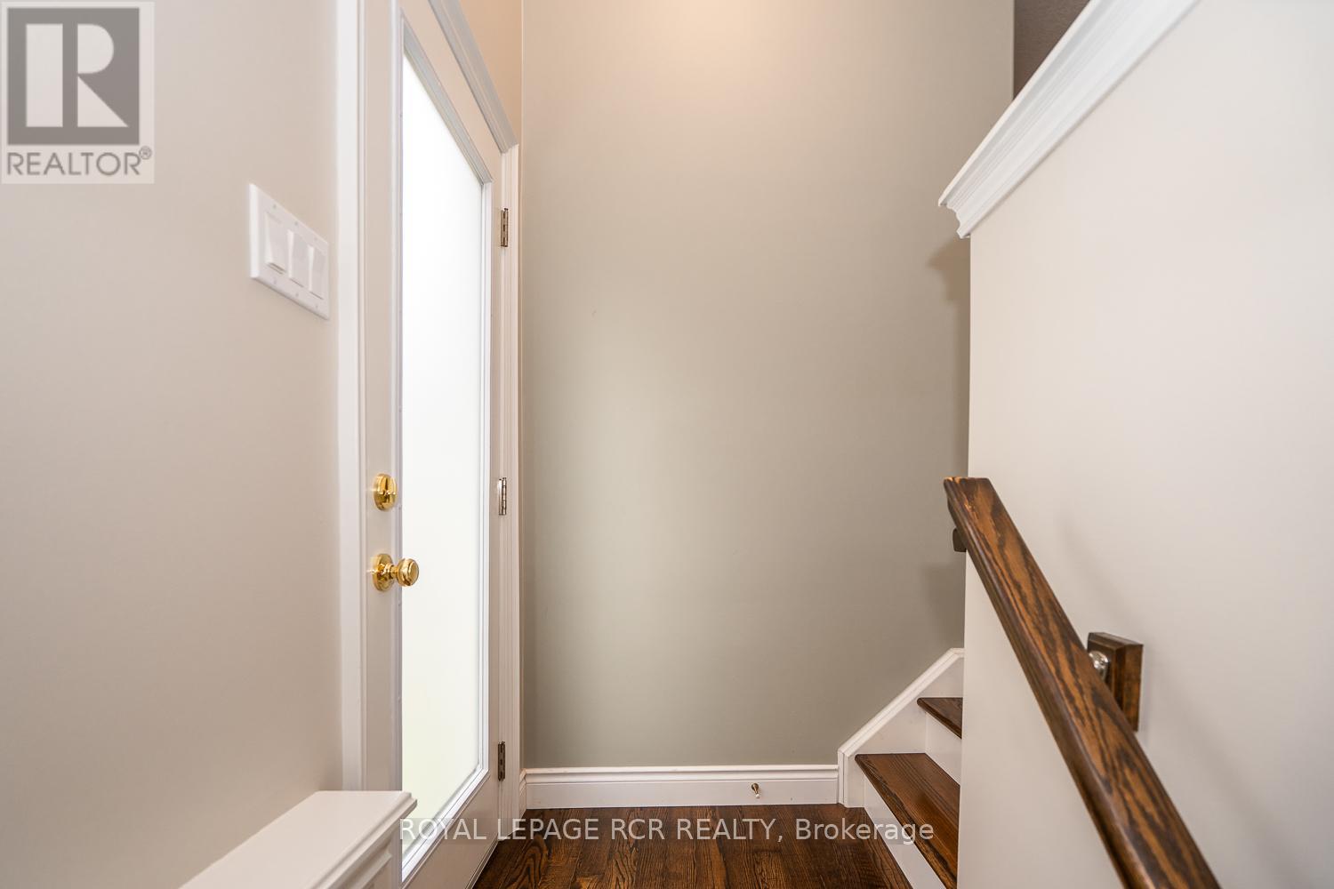 Photo 23 of 39 Dinnick Crescent, Orangeville ON