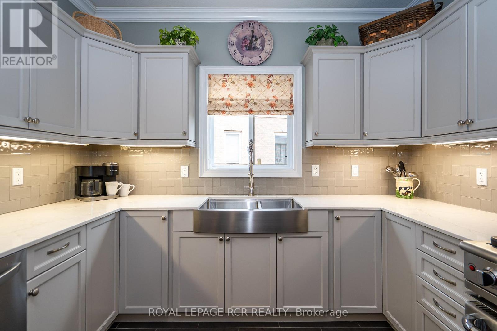 Photo 6 of 39 Dinnick Crescent, Orangeville ON