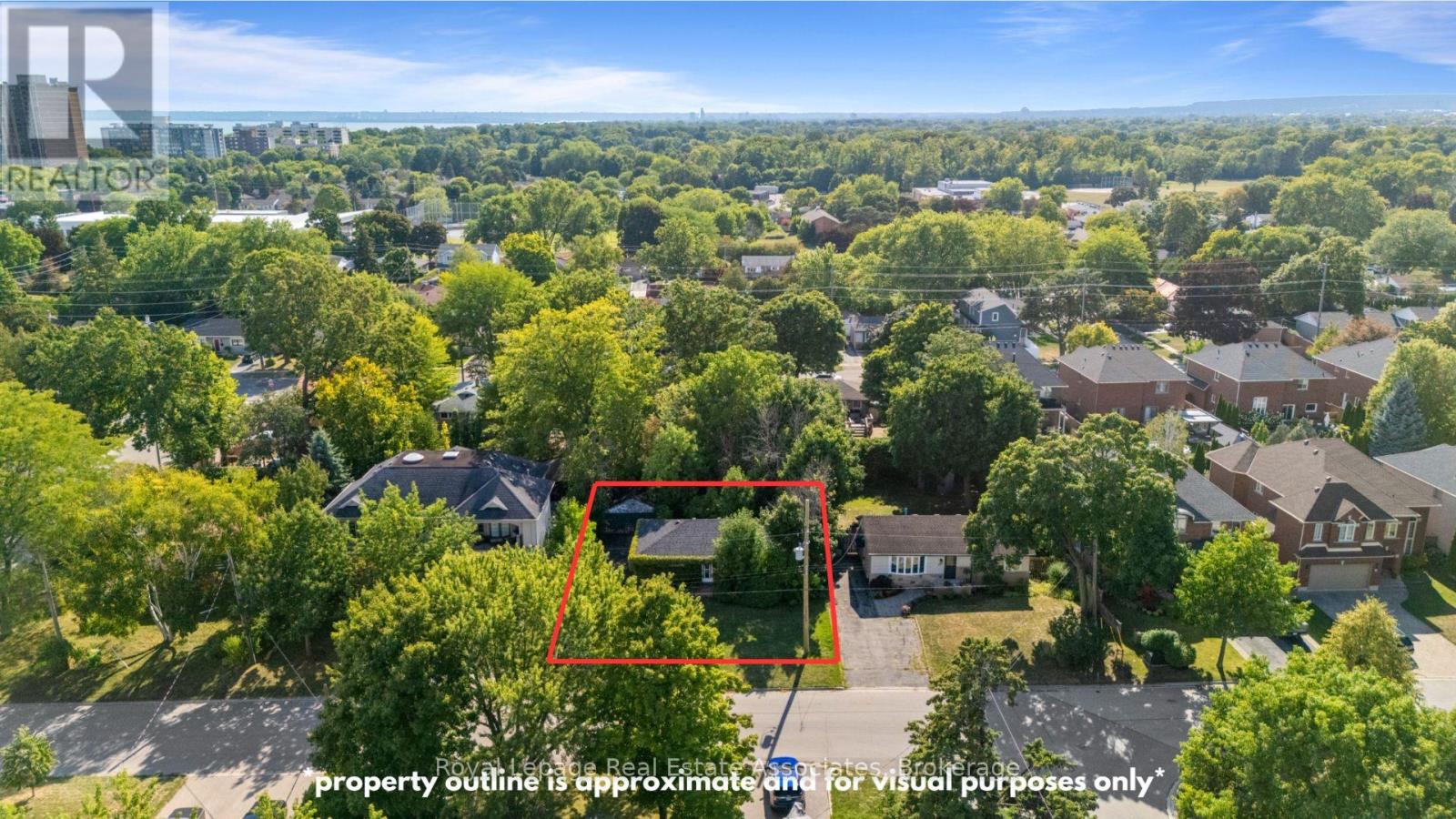 Photo 3 of 178 Boxley Road, Burlington ON