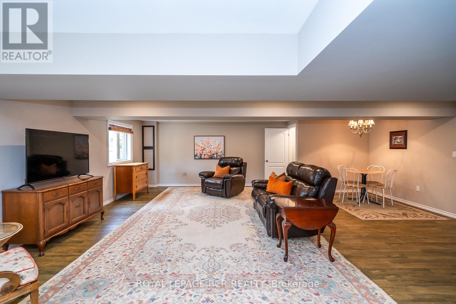 Photo 29 of 39 Dinnick Crescent, Orangeville ON