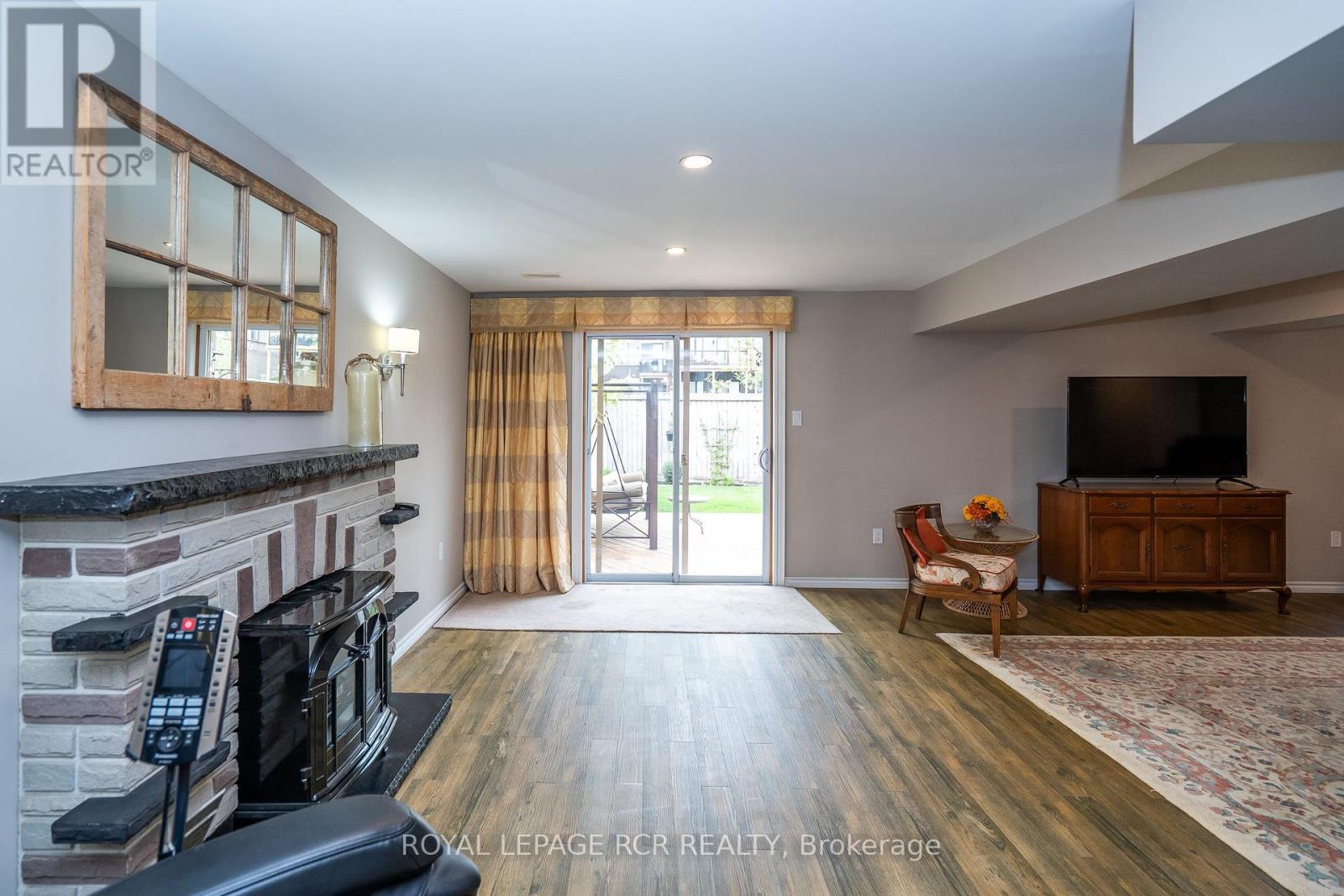 Photo 30 of 39 Dinnick Crescent, Orangeville ON