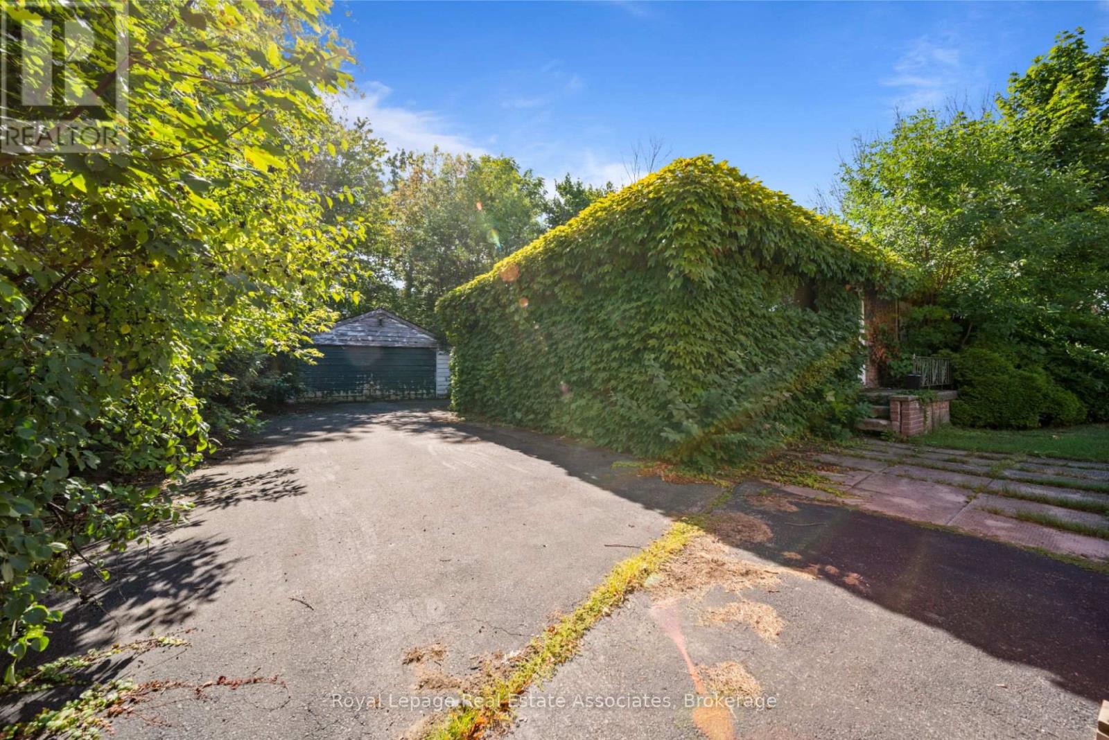 Photo 9 of 178 Boxley Road, Burlington ON