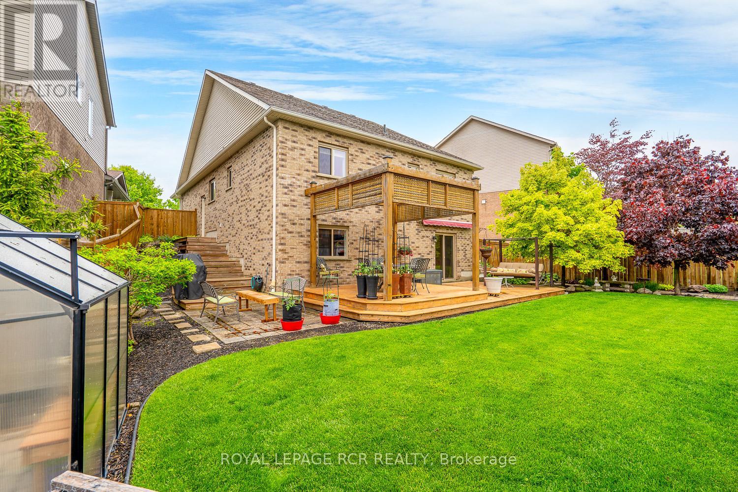 Photo 31 of 39 Dinnick Crescent, Orangeville ON
