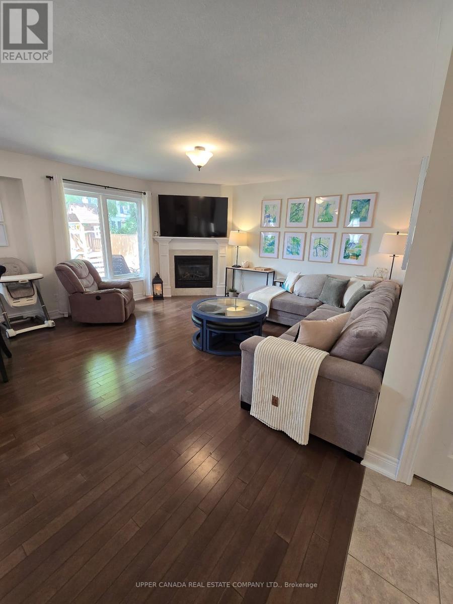Photo 3 of 47 Elmwood Avenue N, Fort Erie ON