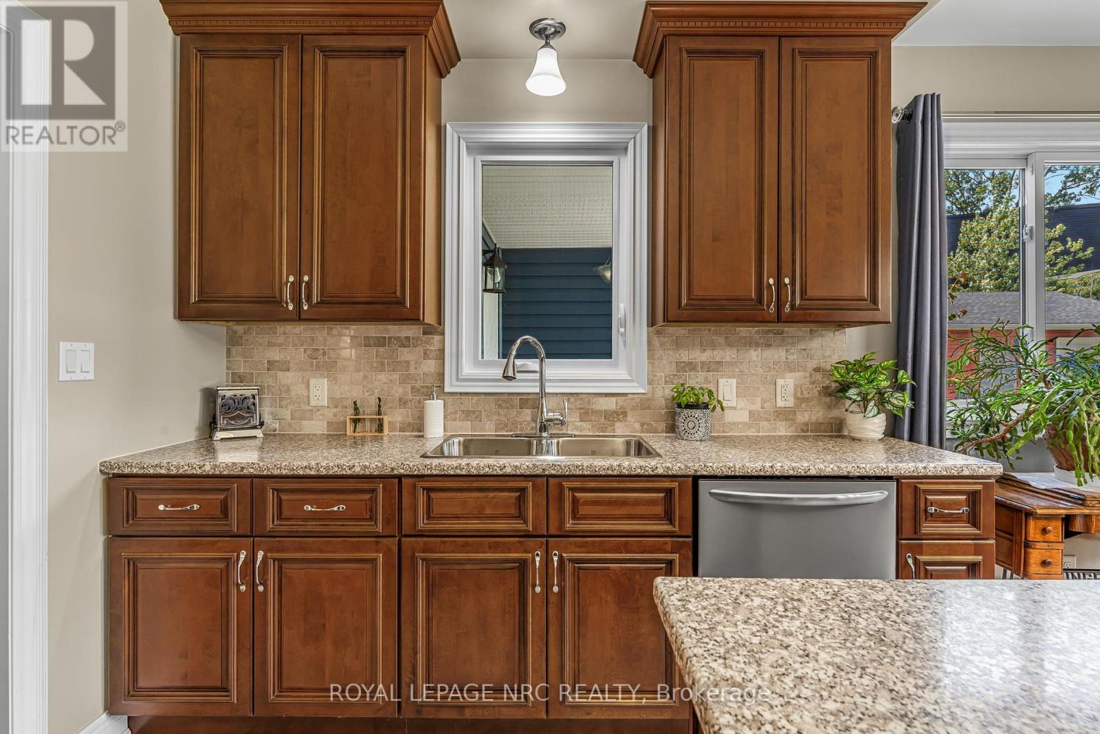 Photo 13 of 880 Edgemere Road, Fort Erie ON