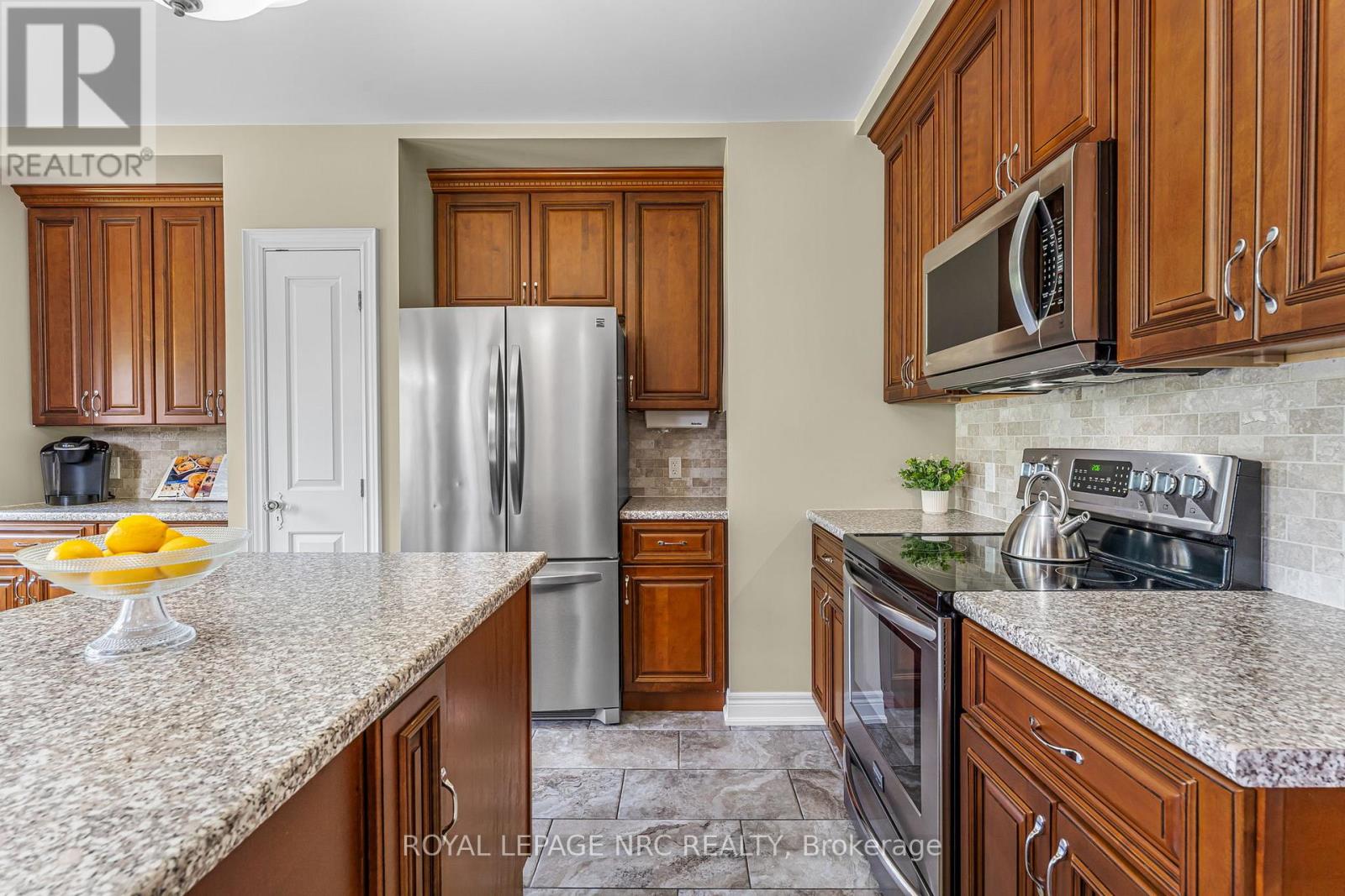 Photo 14 of 880 Edgemere Road, Fort Erie ON