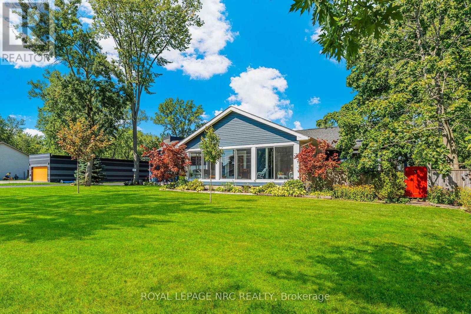 Photo 2 of 880 Edgemere Road, Fort Erie ON