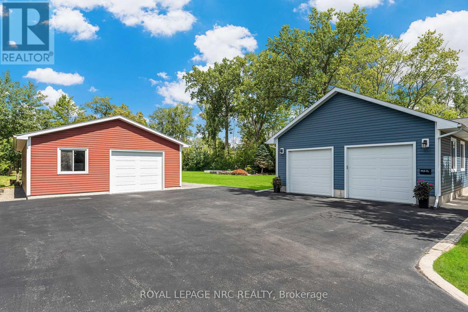 Photo 5 of 880 Edgemere Road, Fort Erie ON