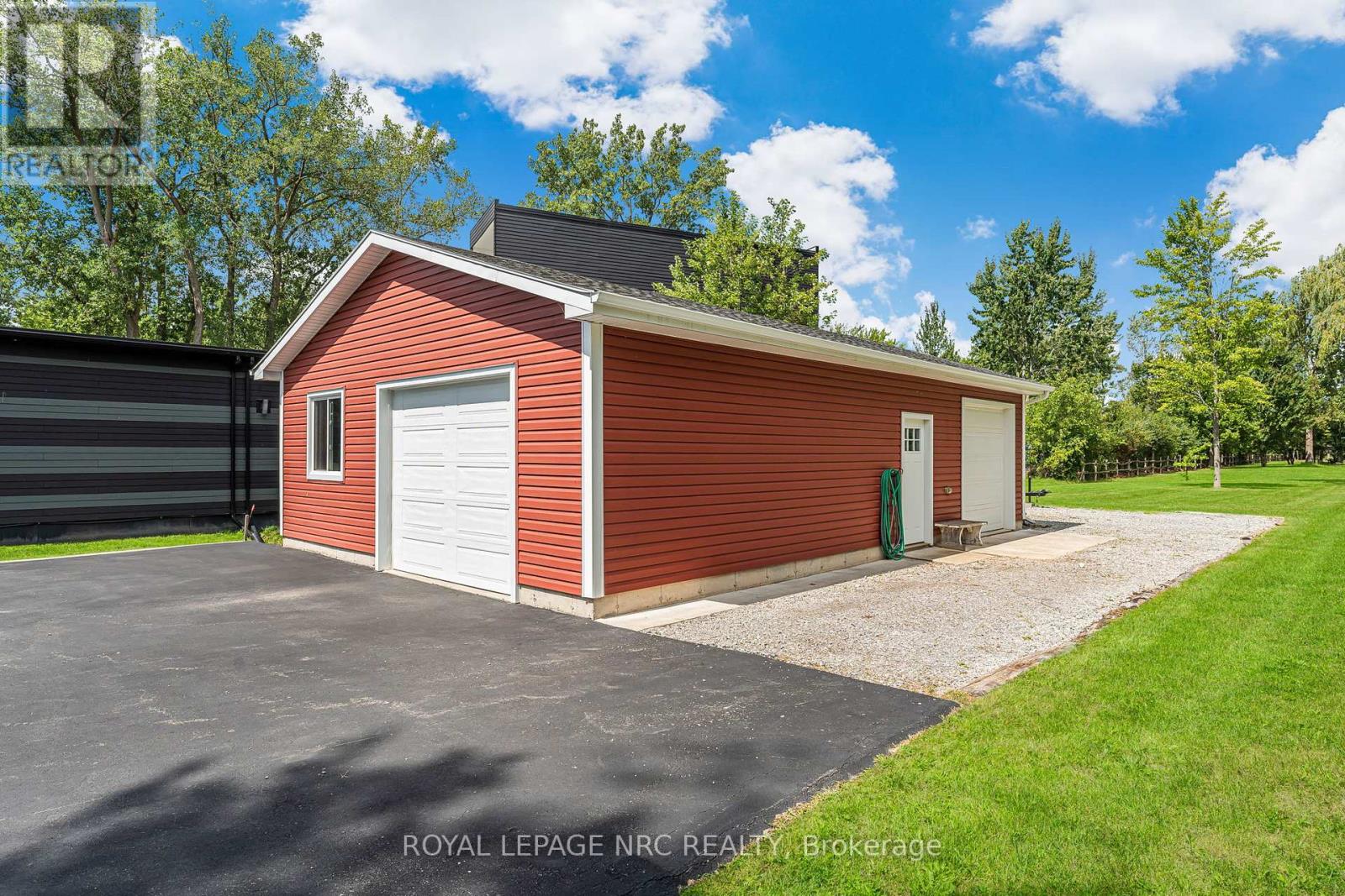 Photo 6 of 880 Edgemere Road, Fort Erie ON