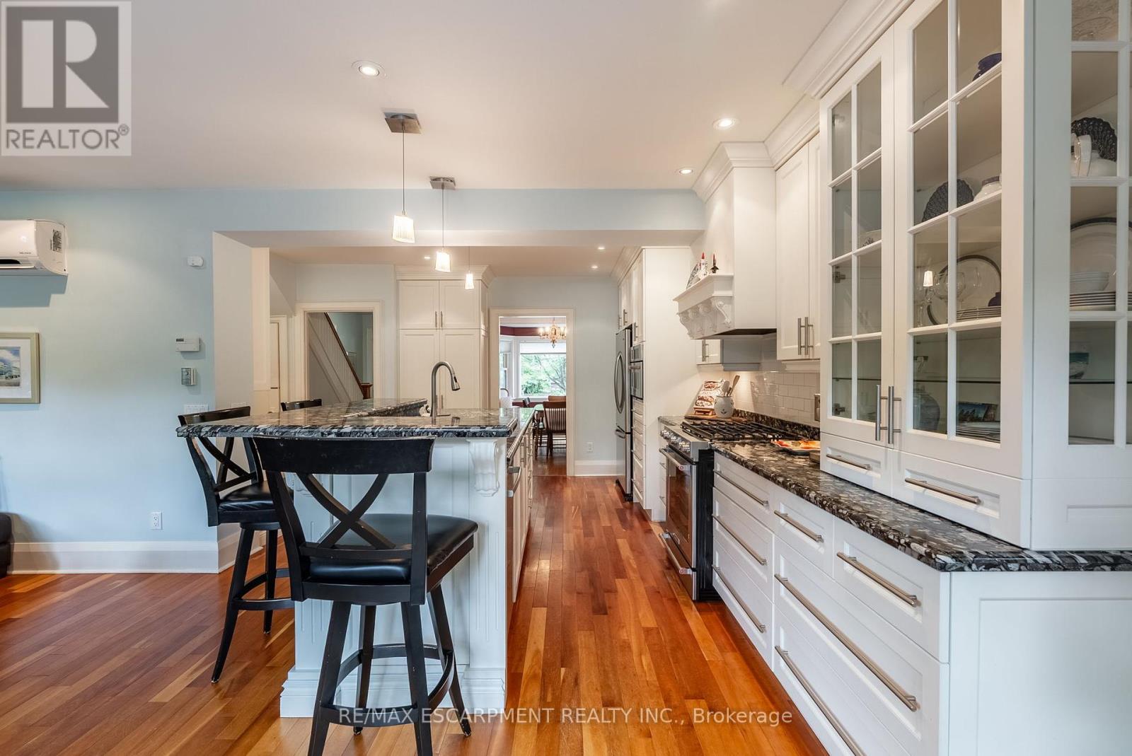 Photo 17 of 158 Dalewood Crescent, Hamilton ON